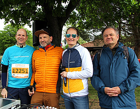 Das Moderatorenteam mit Organisator Thomas Mörsdorf links und dem Leiter der Wirtschaftsförderung Till Andrießen rechts.