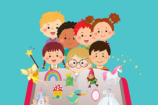 Viele Kinder jeglicher Herkunft schauen in ein aufgeschlagenes Buch, aus dem ein Dino, ein Regenbogen, ein Einhorn und andere Fantasyelemente herausragen